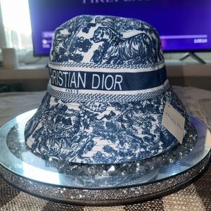 Fashion Blue and White Bucket Hat